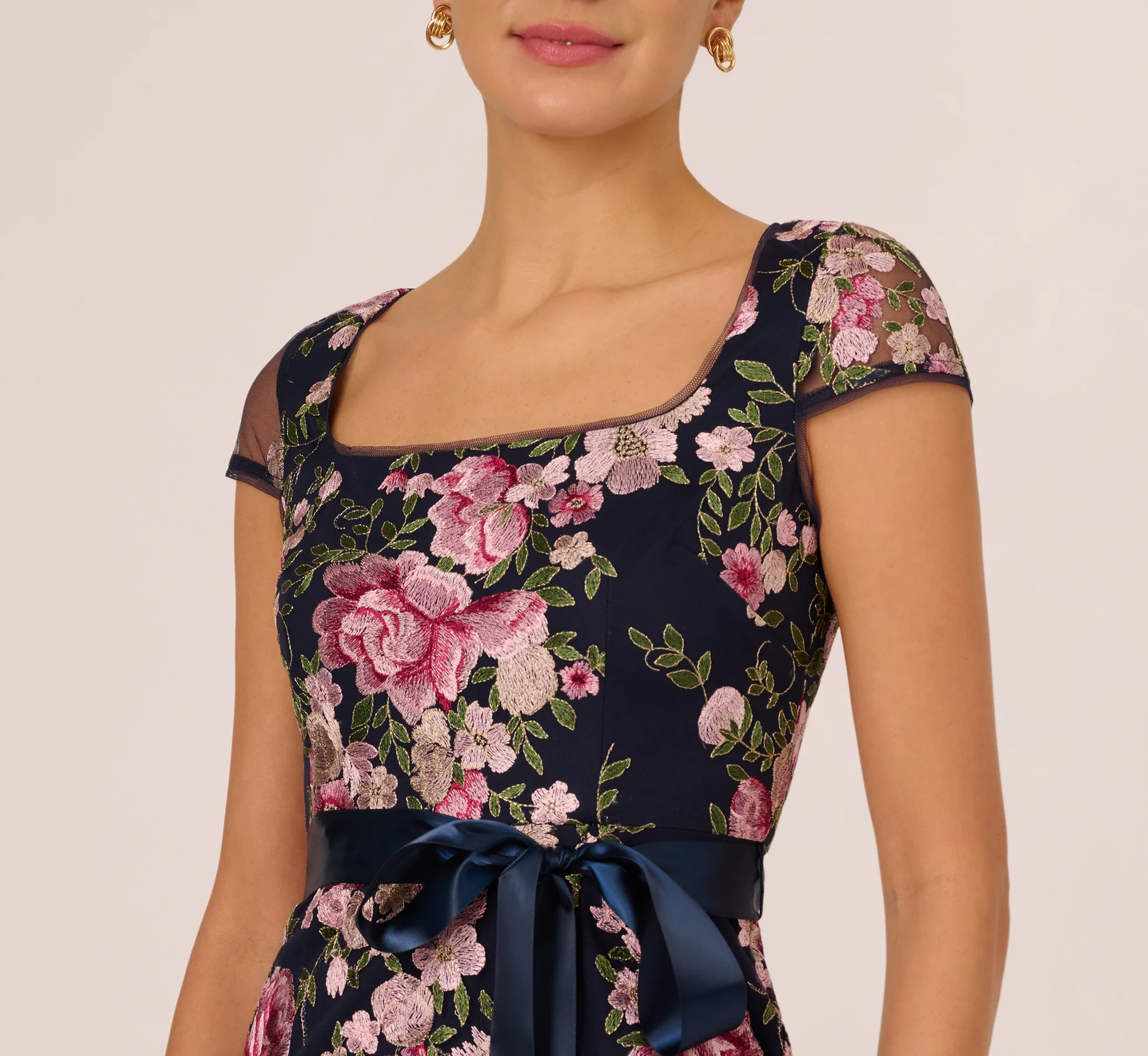 Embroidered Floral Cap Sleeve Column Gown In Navy Blush - Image 3