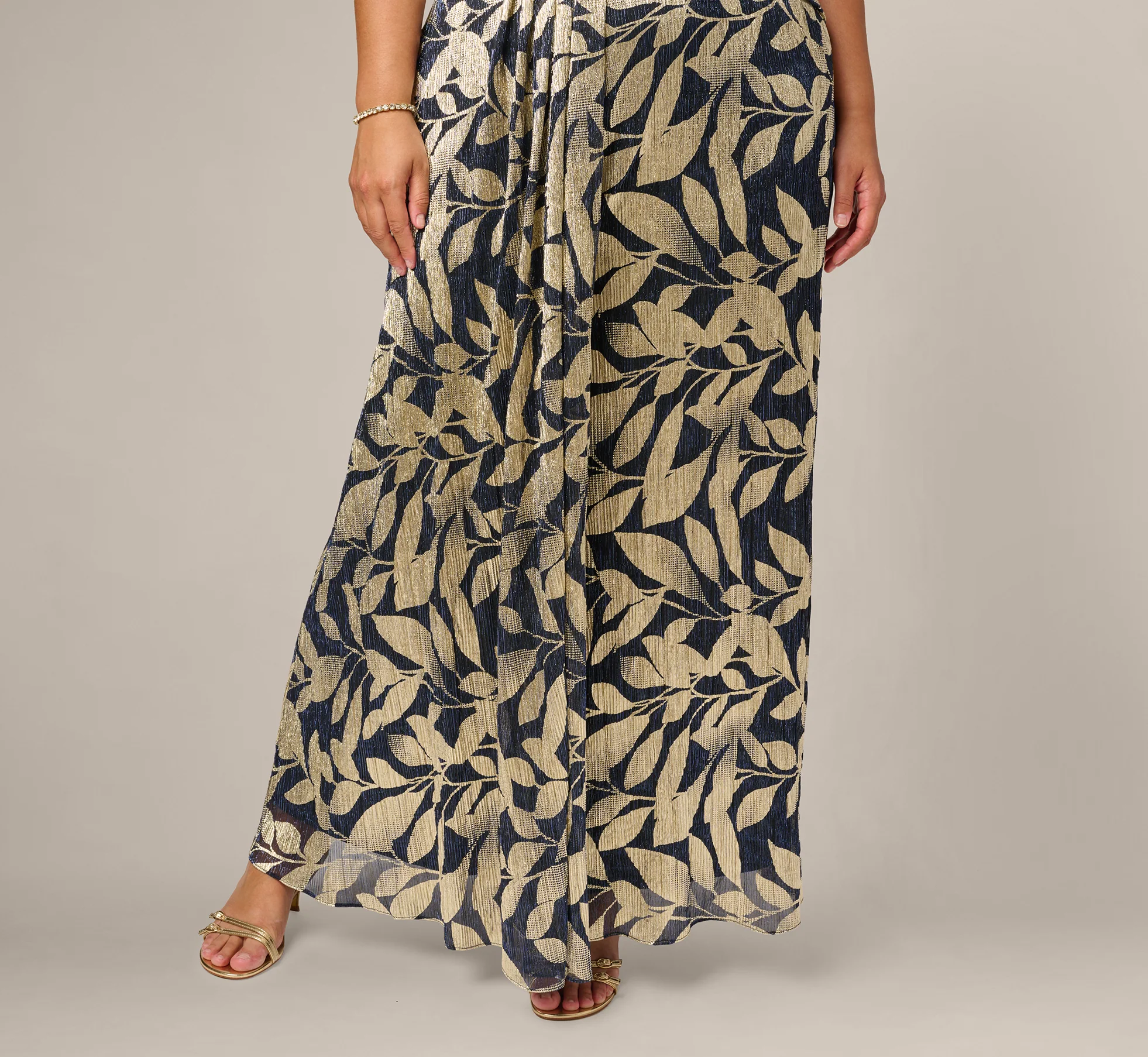 Plus Size Foil Leaf Short Sleeve Gown With Draped Details In Navy Gold - Image 4