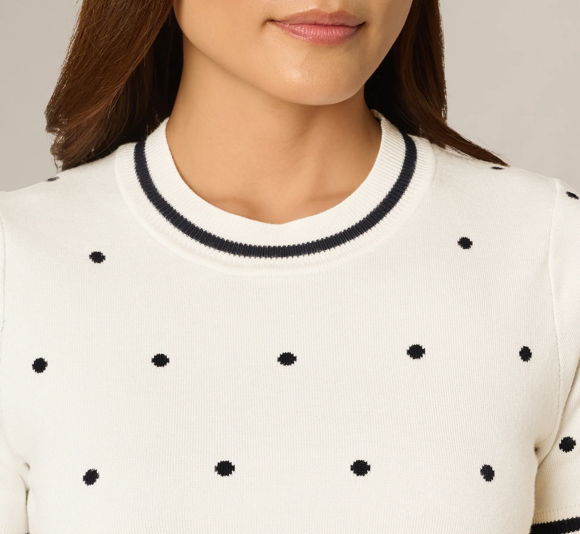 Short Sleeve Chain Patterned Knit Top In Ivory Navy Medium Simple Dot - Image 4