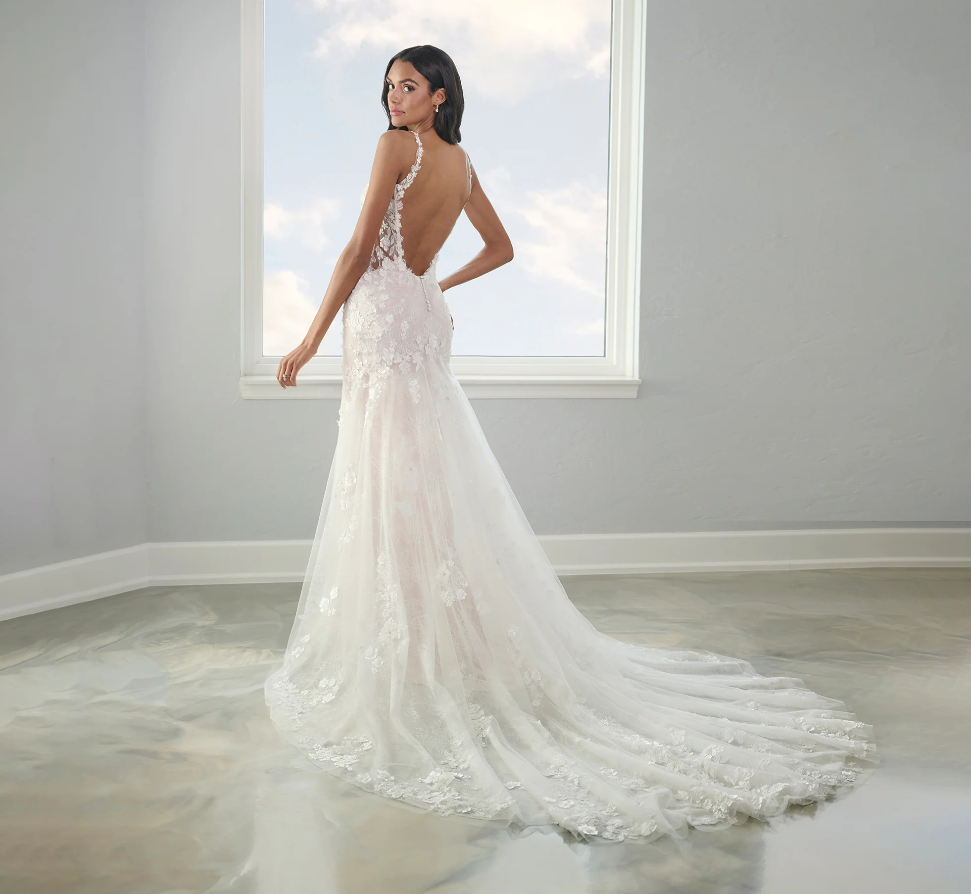 Tulle And Lace Slim Gown In Ivory French Lilac Nude - Image 3